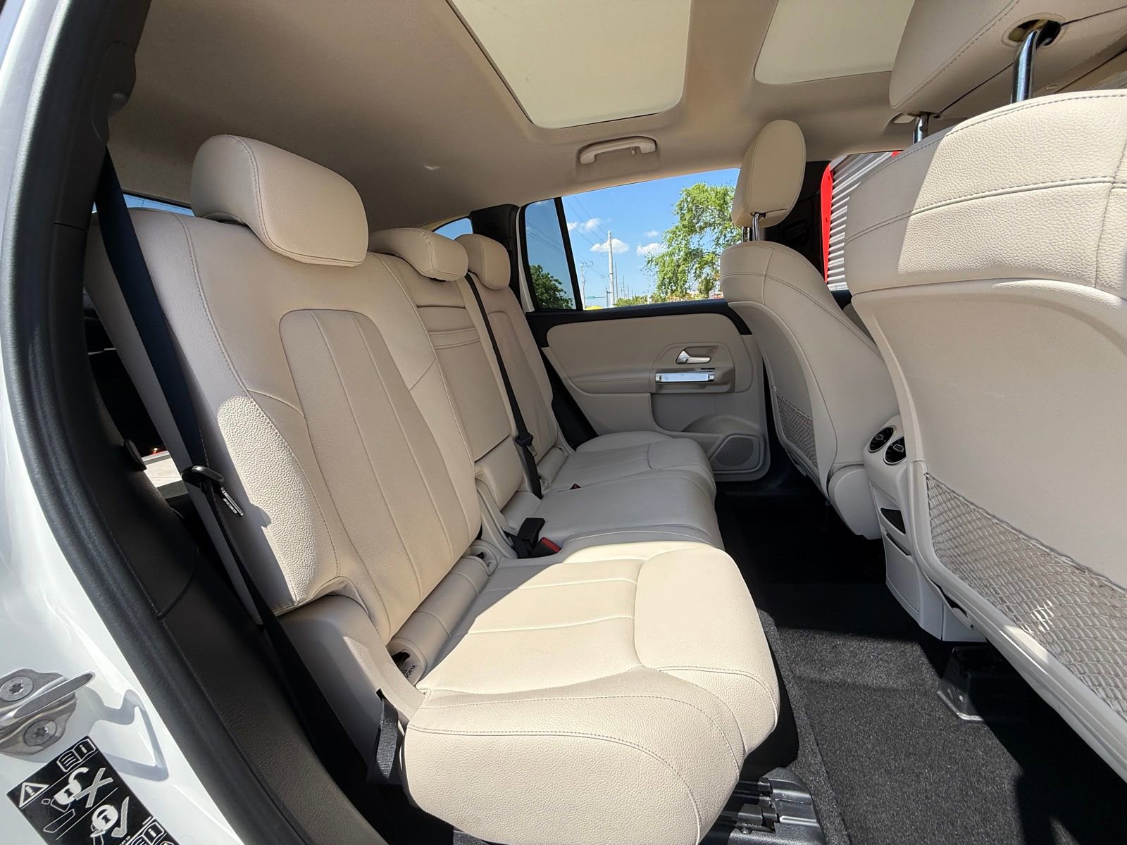 Used 2021 Mercedes-Benz GLB 250 w/ Premium Package image 16
