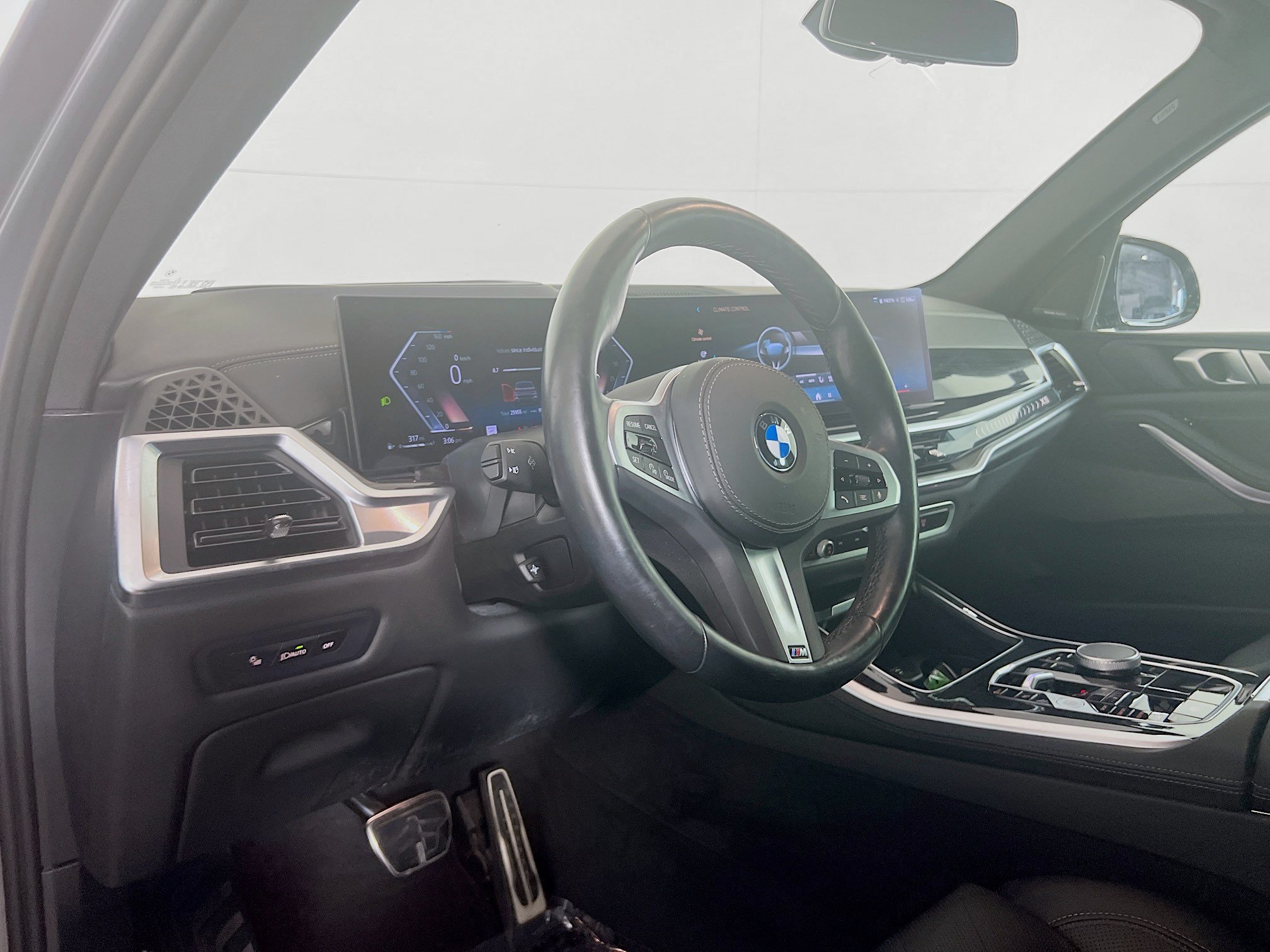 Used 2025 BMW X5 xDrive40i AWD/4WD image 8