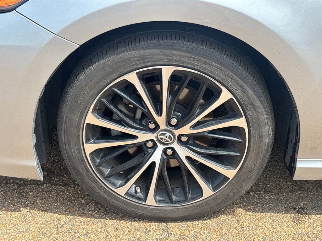 Used 2018 Toyota Camry SE FWD image 23