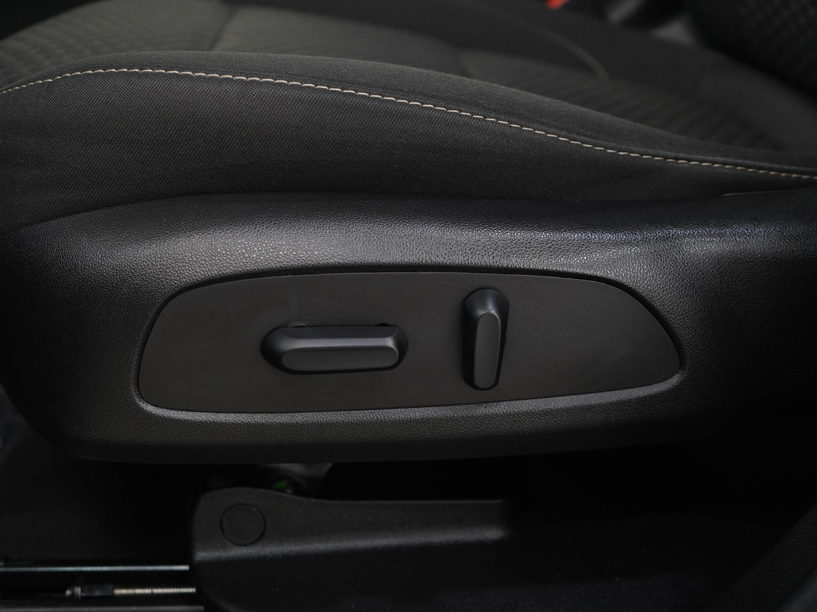 Used 2018 GMC Acadia SLE AWD/4WD image 27