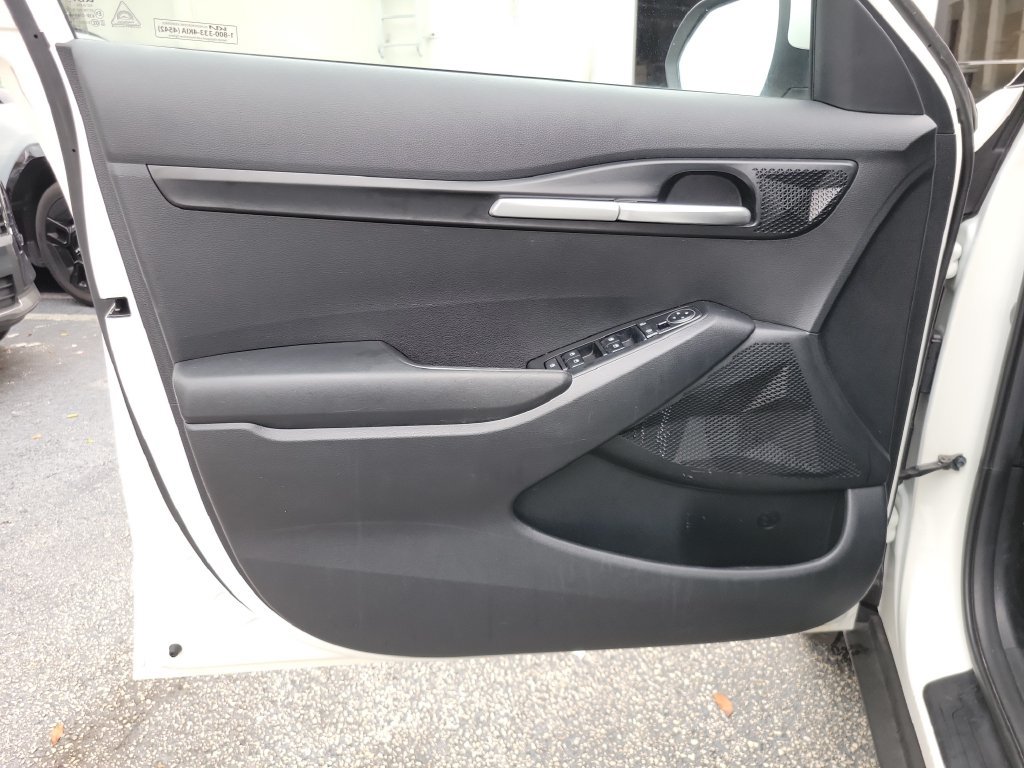 Certified 2023 Kia Seltos LX AWD/4WD image 16