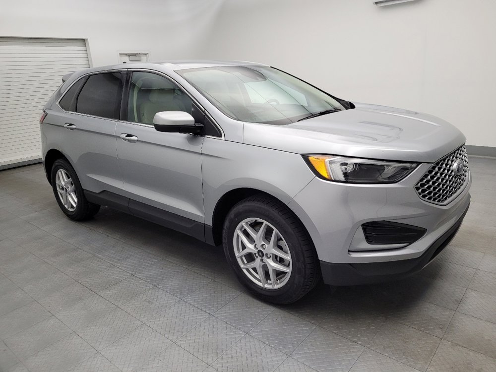 Used 2024 Ford Edge SEL image 11
