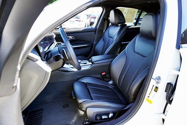 Used 2023 BMW 330i Sedan w/ Driving Assistance Package image 14