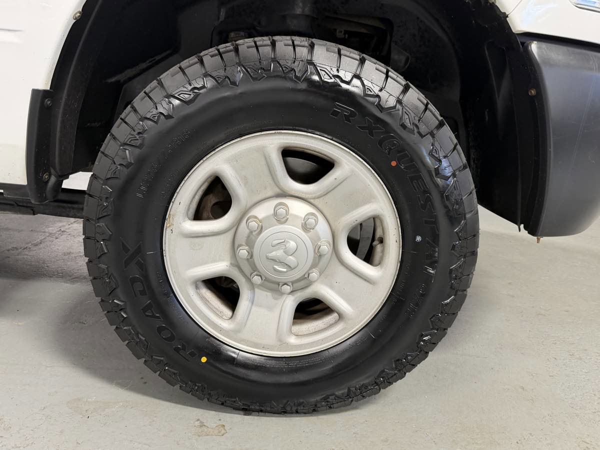 Used 2015 RAM 3500 Tradesman w/ Power & Remote Entry Group image 2