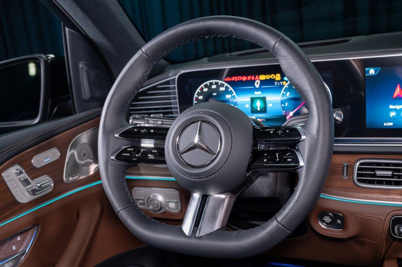 New 2026 Mercedes-Benz GLS 580 4MATIC image 16