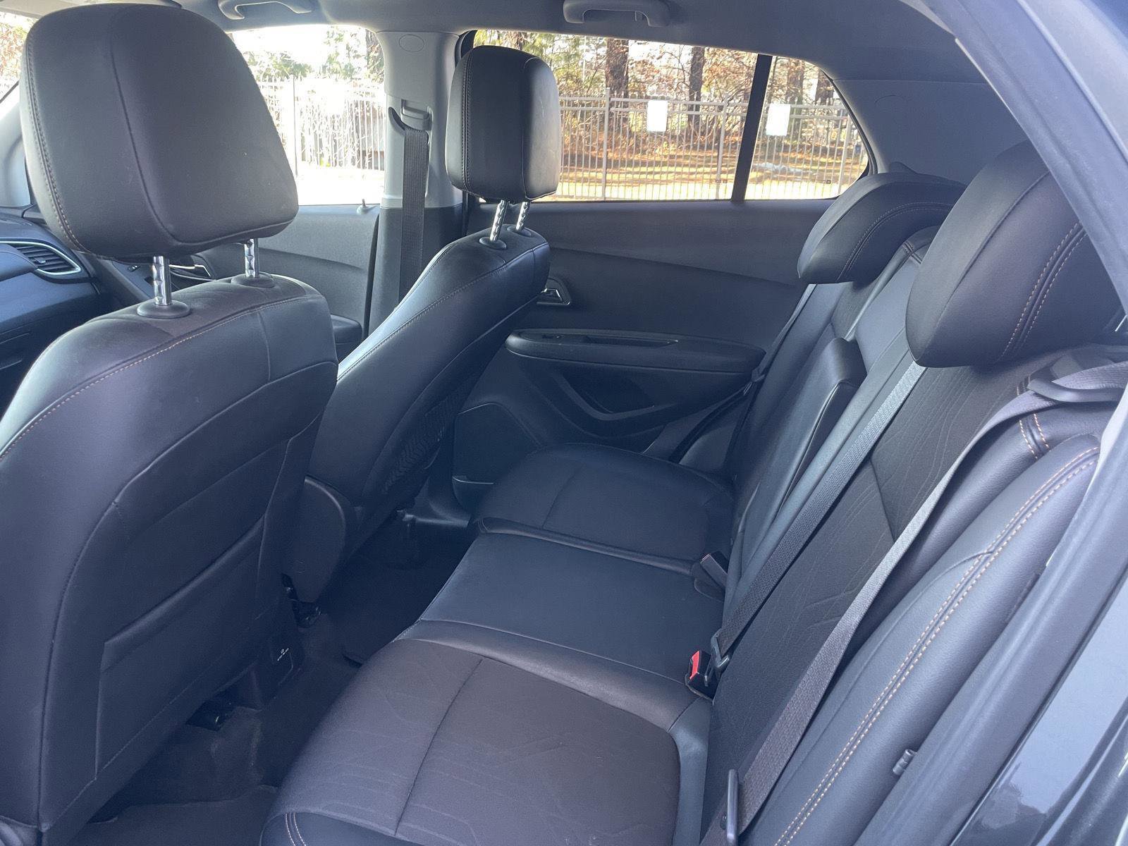 Used 2017 Chevrolet Trax LT w/ LT Convenience Package image 16