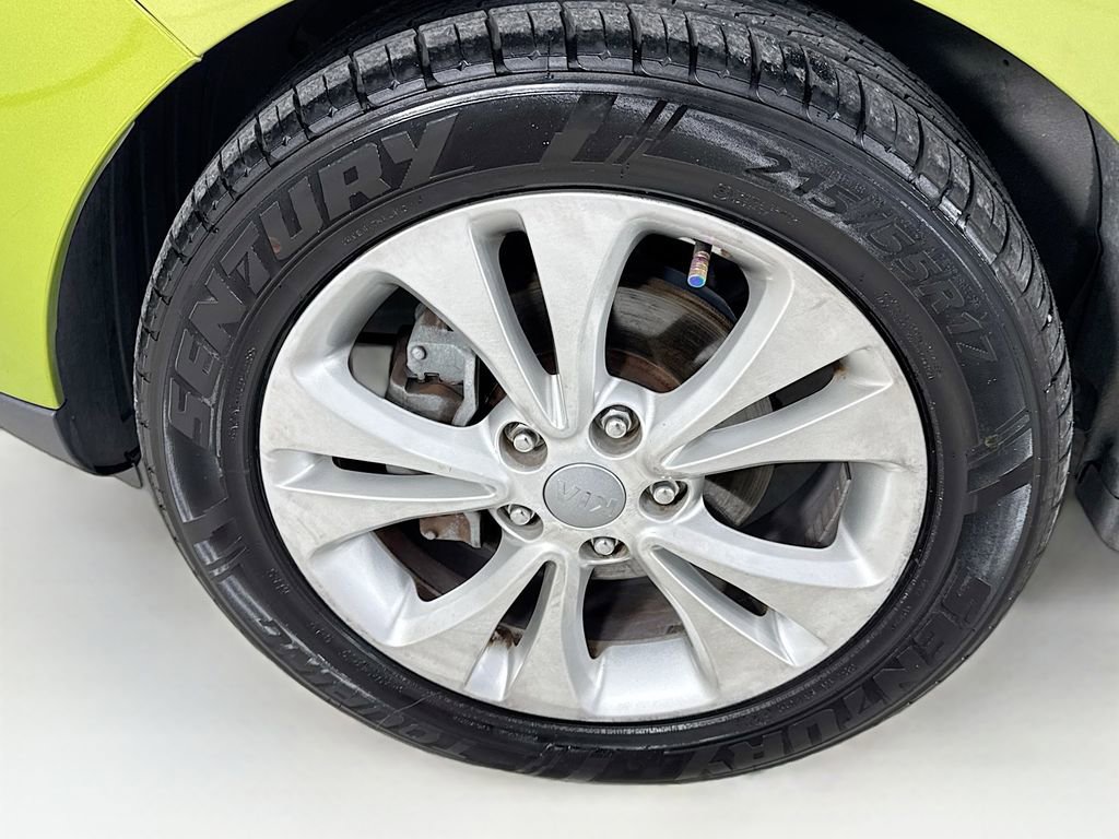 Used 2016 Kia Soul + FWD image 35