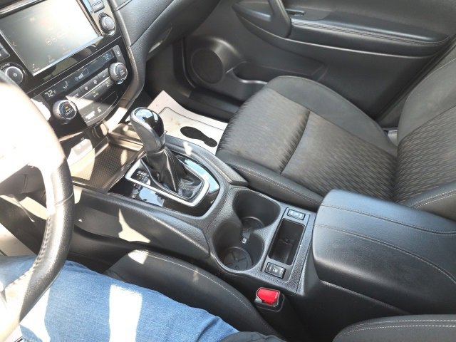 Used 2019 Nissan Rogue SV image 31