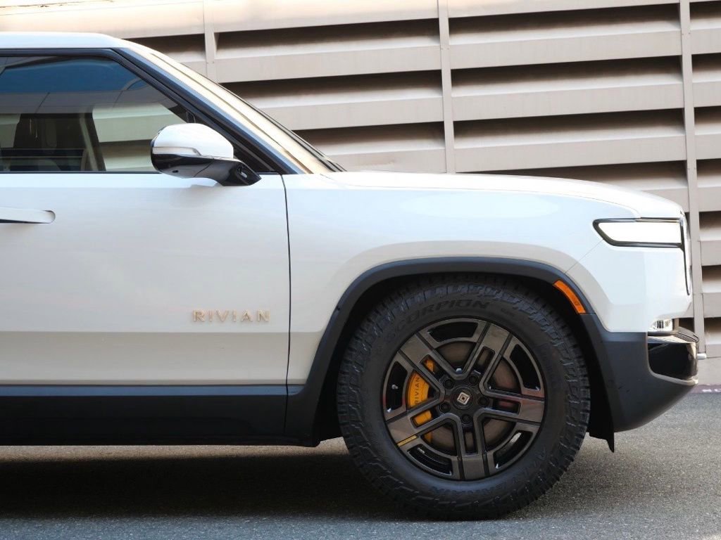 Used 2023 Rivian R1T Adventure image 8