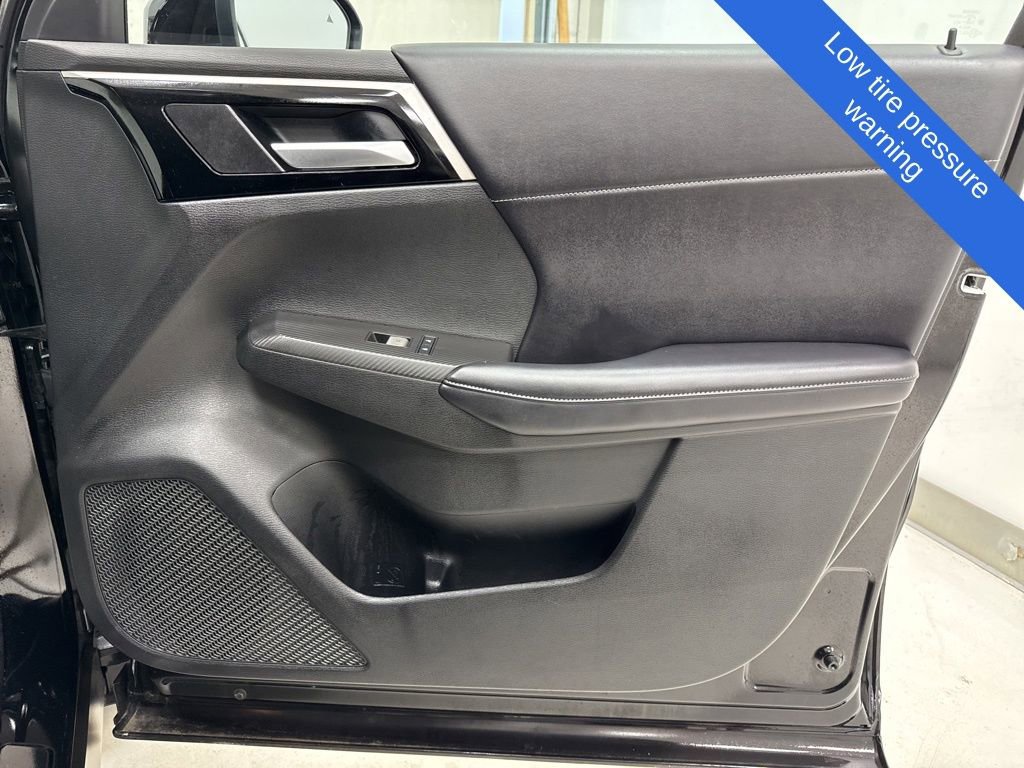 Used 2024 Mitsubishi Outlander SE image 8