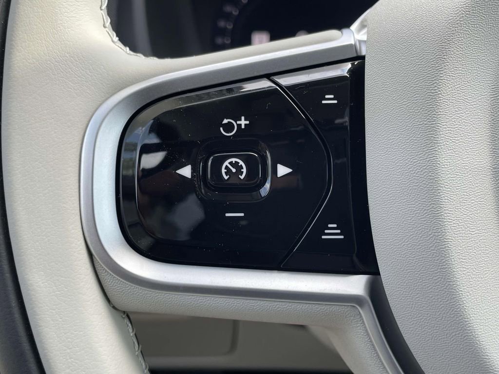 New 2026 Volvo XC90 B6 Ultra w/ Protection Package Premier image 11