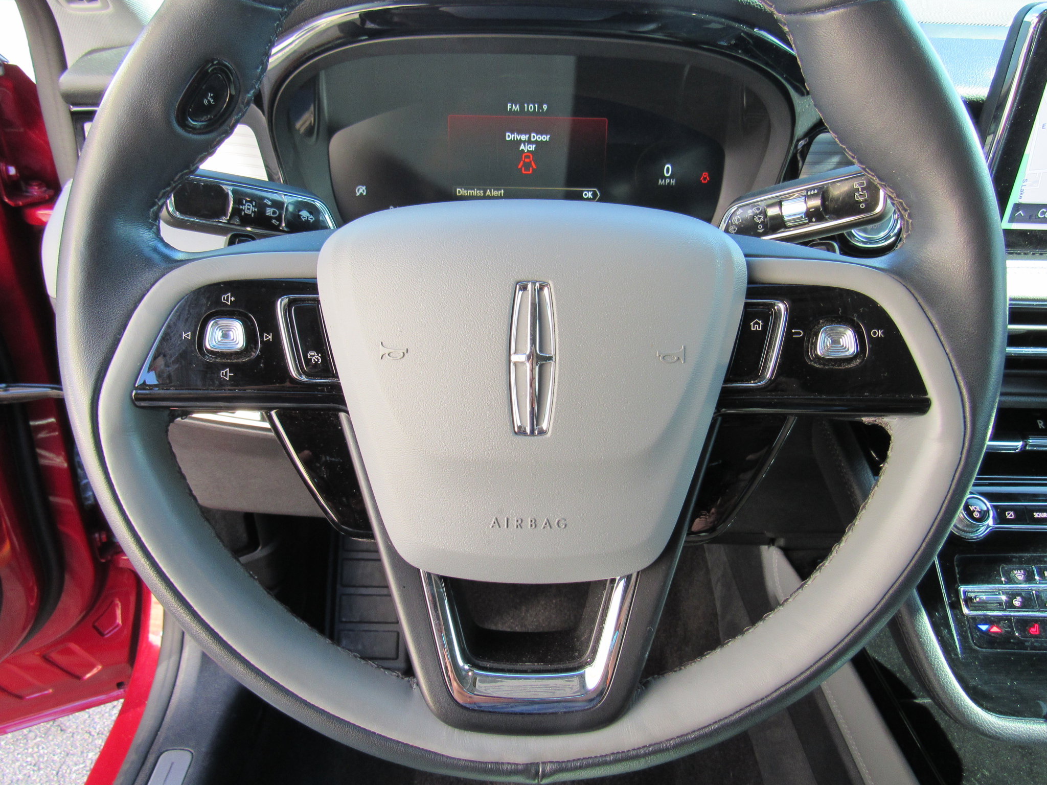 Used 2022 Lincoln Corsair Reserve w/ Equipment Group 201A image 20
