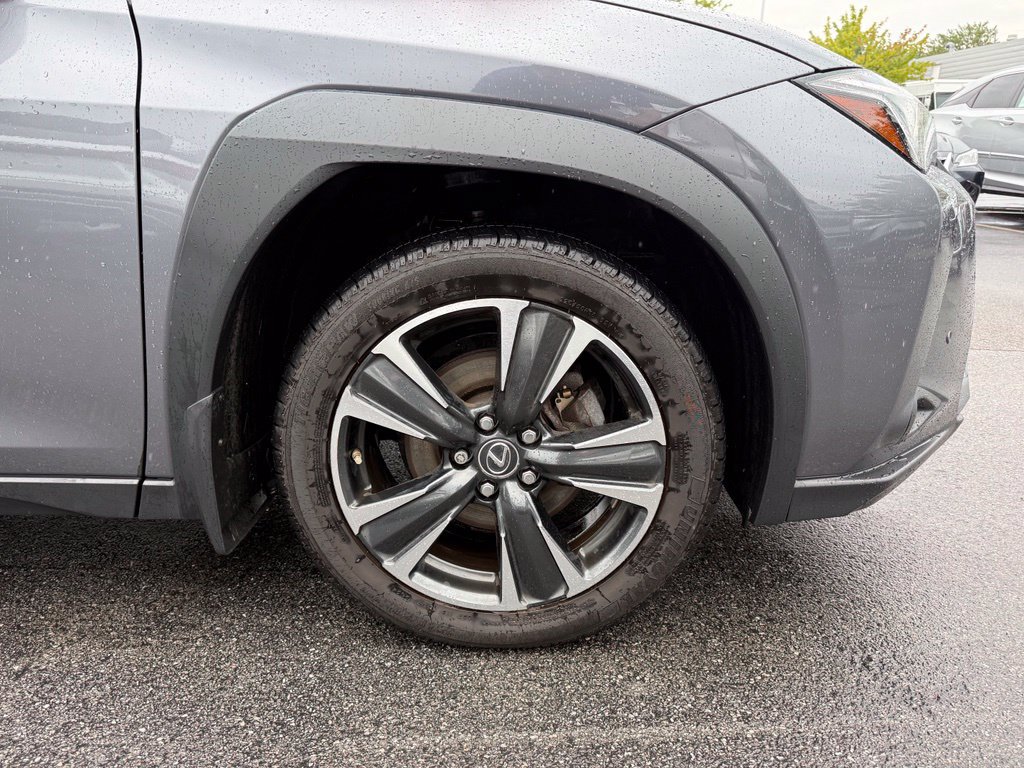 Used 2021 Lexus UX 250h w/ Premium Package AWD/4WD image 27