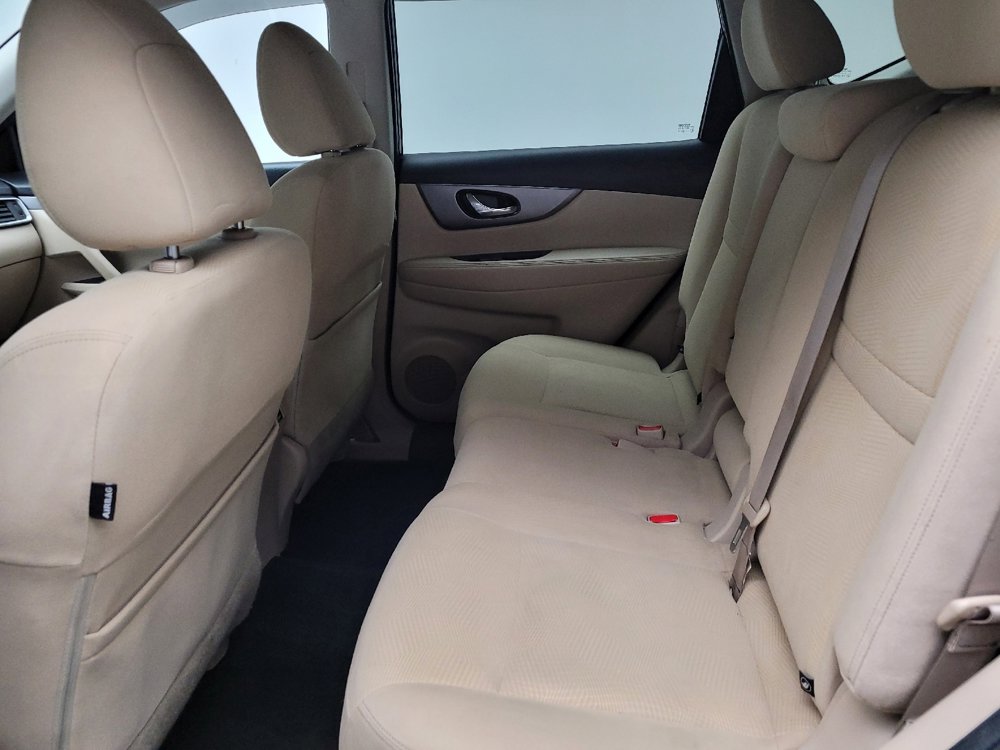 Used 2016 Nissan Rogue SV w/ SV Premium Package image 18