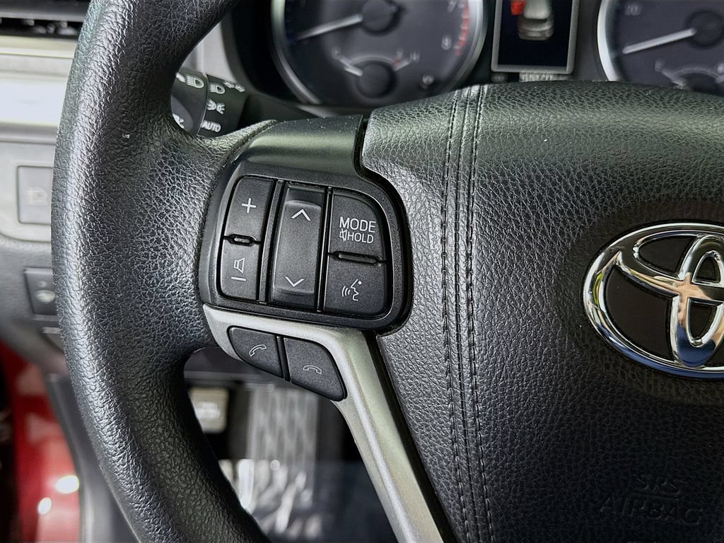 Certified 2019 Toyota Highlander LE w/ Protection Package #3 AWD/4WD image 21