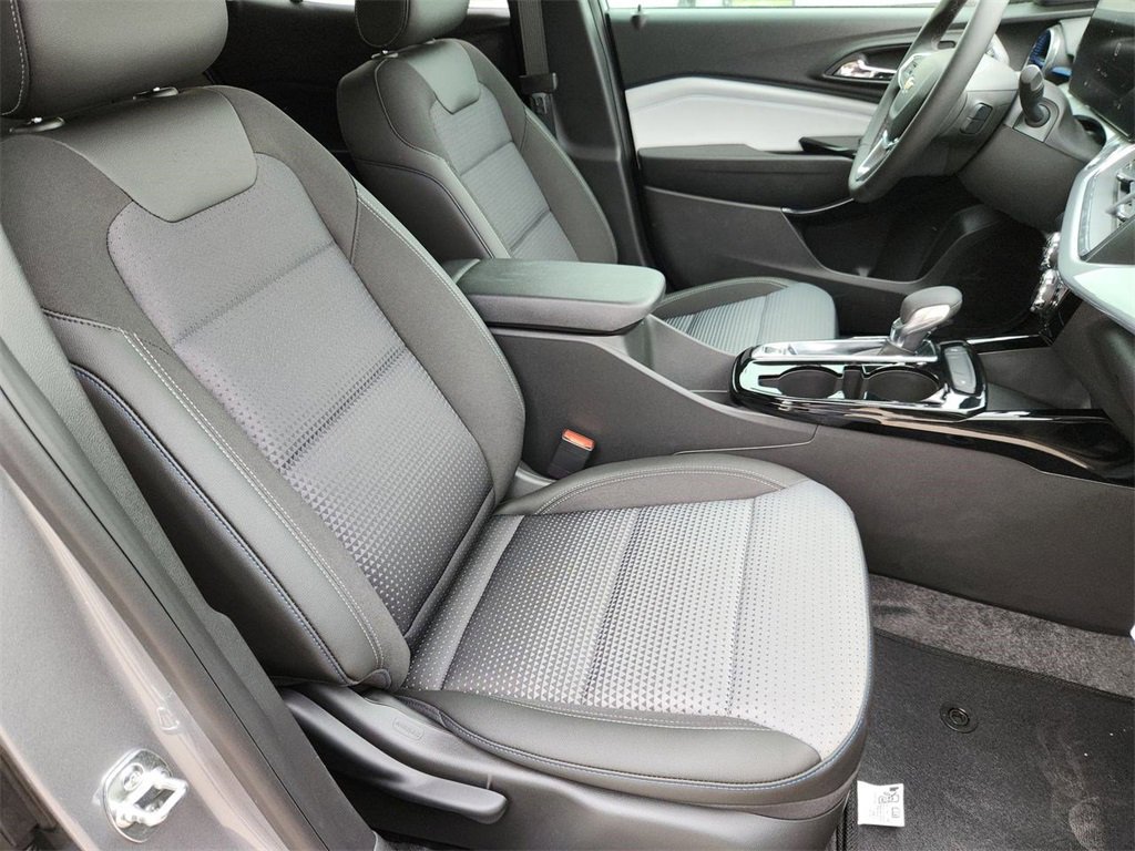 New 2025 Chevrolet Trax LT w/ Driver Confidence Package image 25