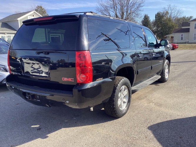 Used 2013 GMC Yukon XL SLT w/ SLT-2 Equipment Package image 3