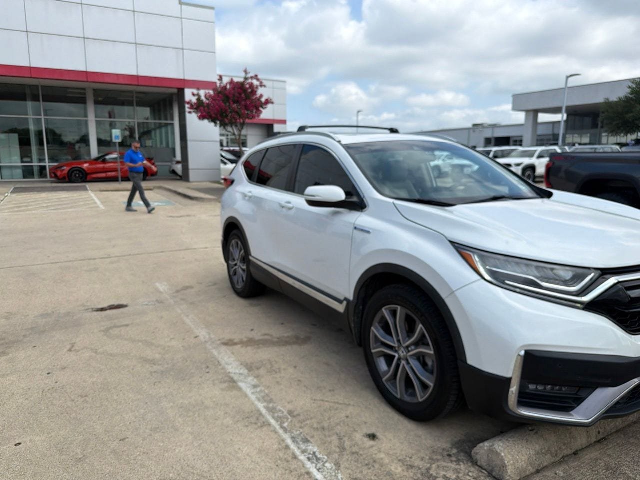 Used 2022 Honda CR-V Touring image 2