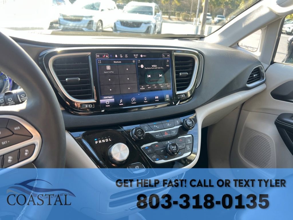 Used 2024 Chrysler Pacifica Touring-L FWD image 23