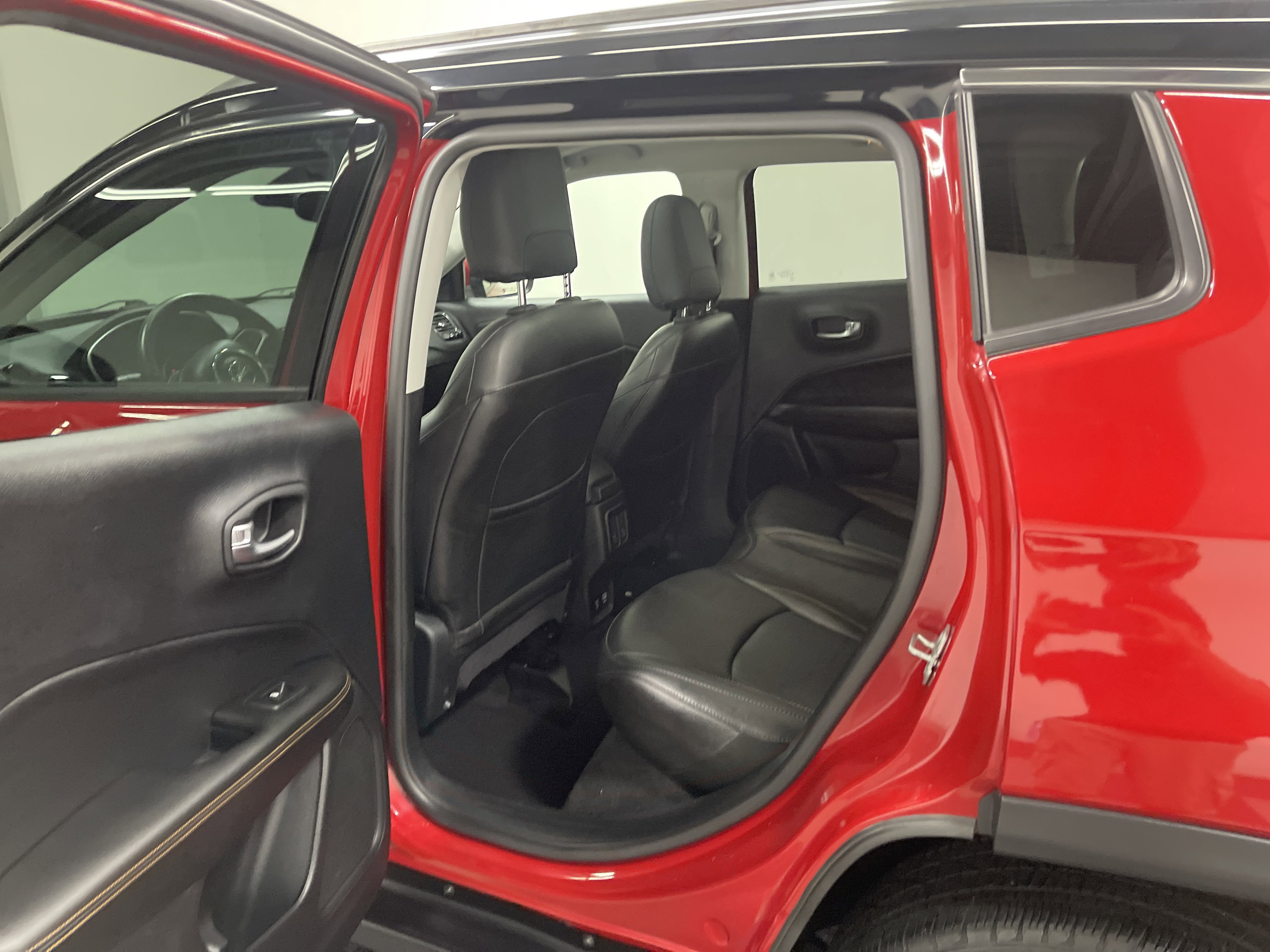 Used 2019 Jeep Compass Limited AWD/4WD image 13