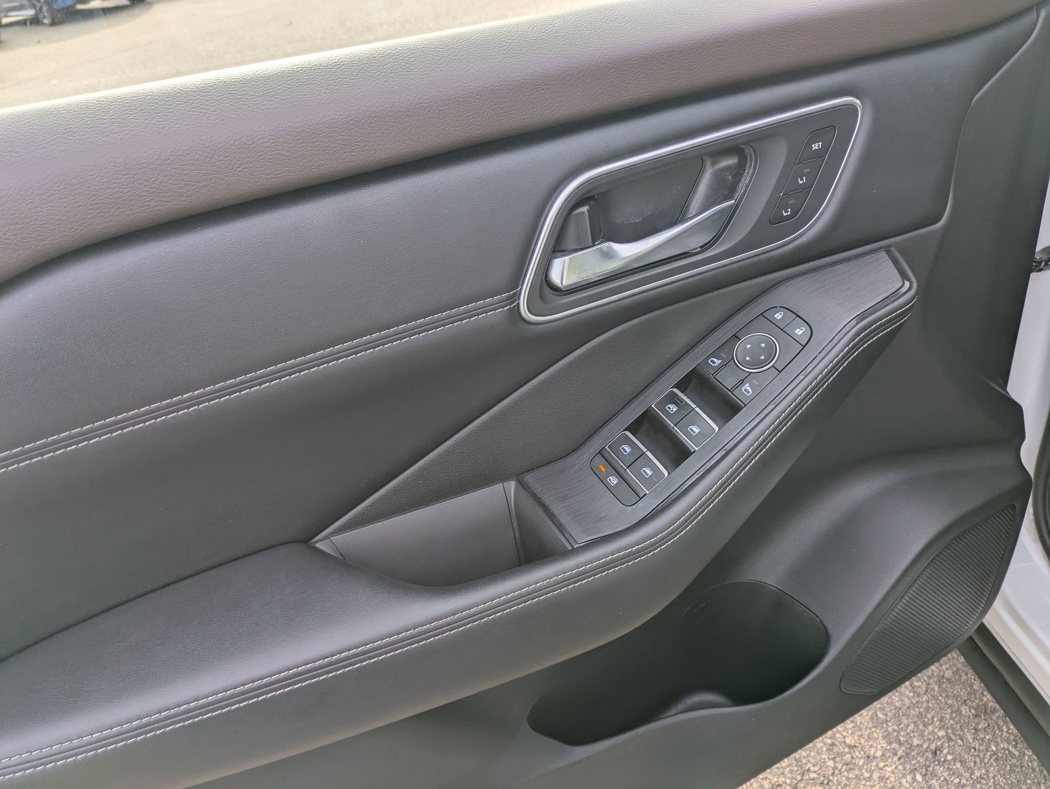 Used 2021 Nissan Rogue Platinum image 13