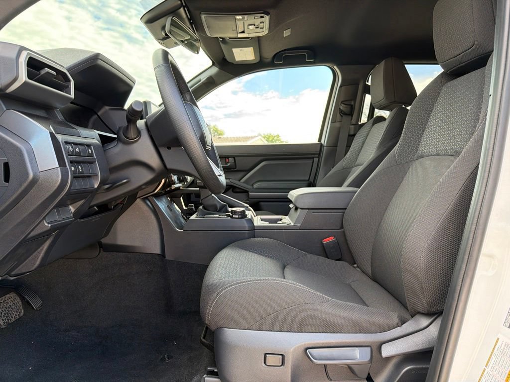 Used 2025 Toyota 4Runner SR5 AWD/4WD image 11