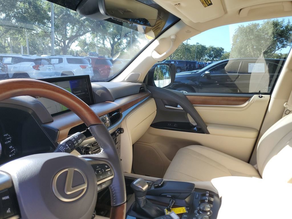 Used 2019 Lexus LX 570 4WD w/ Luxury Package image 25