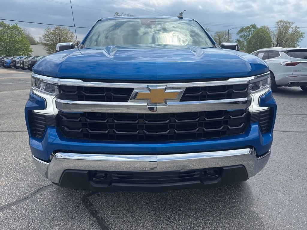 Used 2023 Chevrolet Silverado 1500 LT w/ Z71 Off-Road Package AWD/4WD image 2
