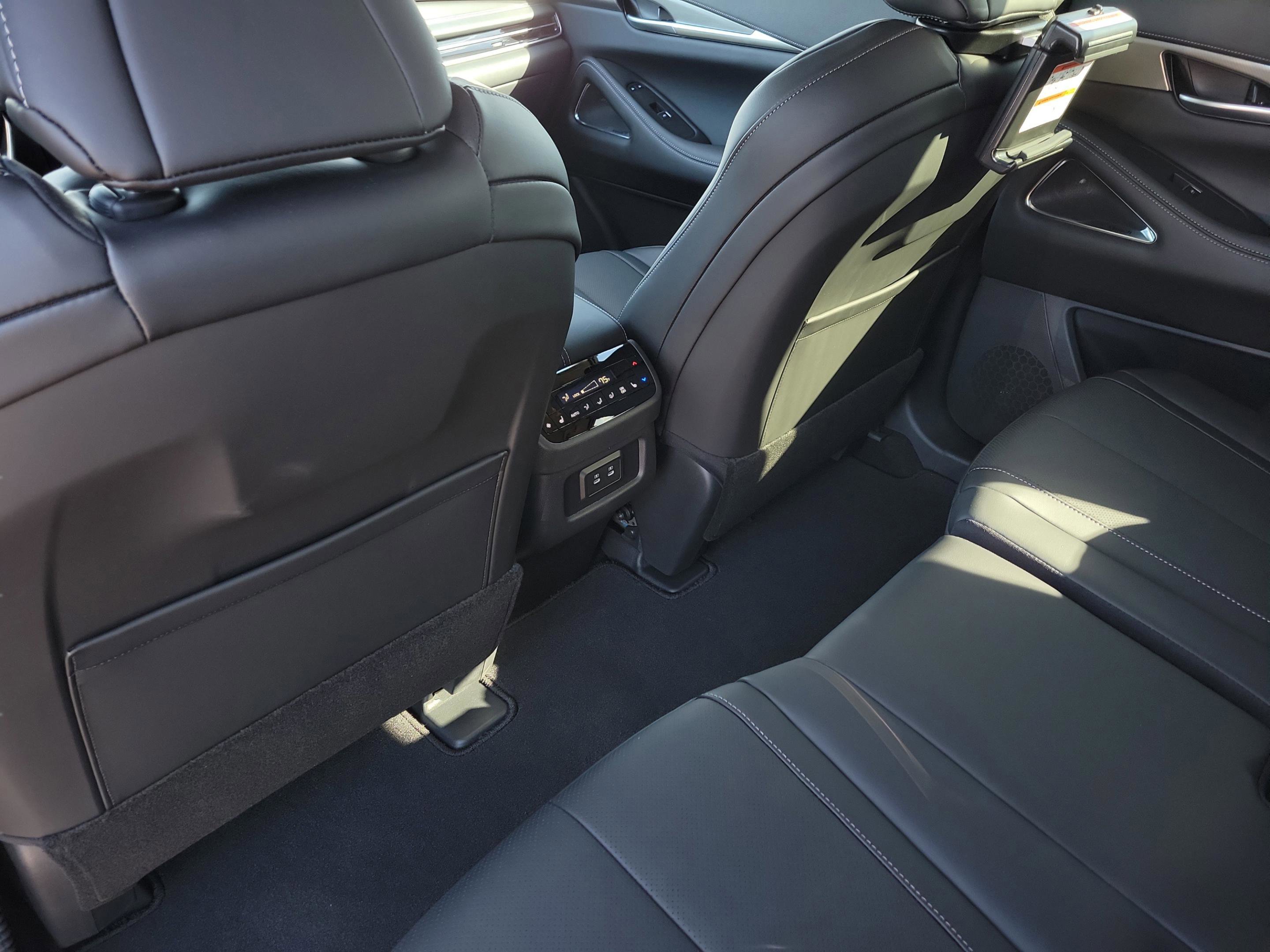 New 2026 INFINITI QX60 Luxe w/ Family Package image 24