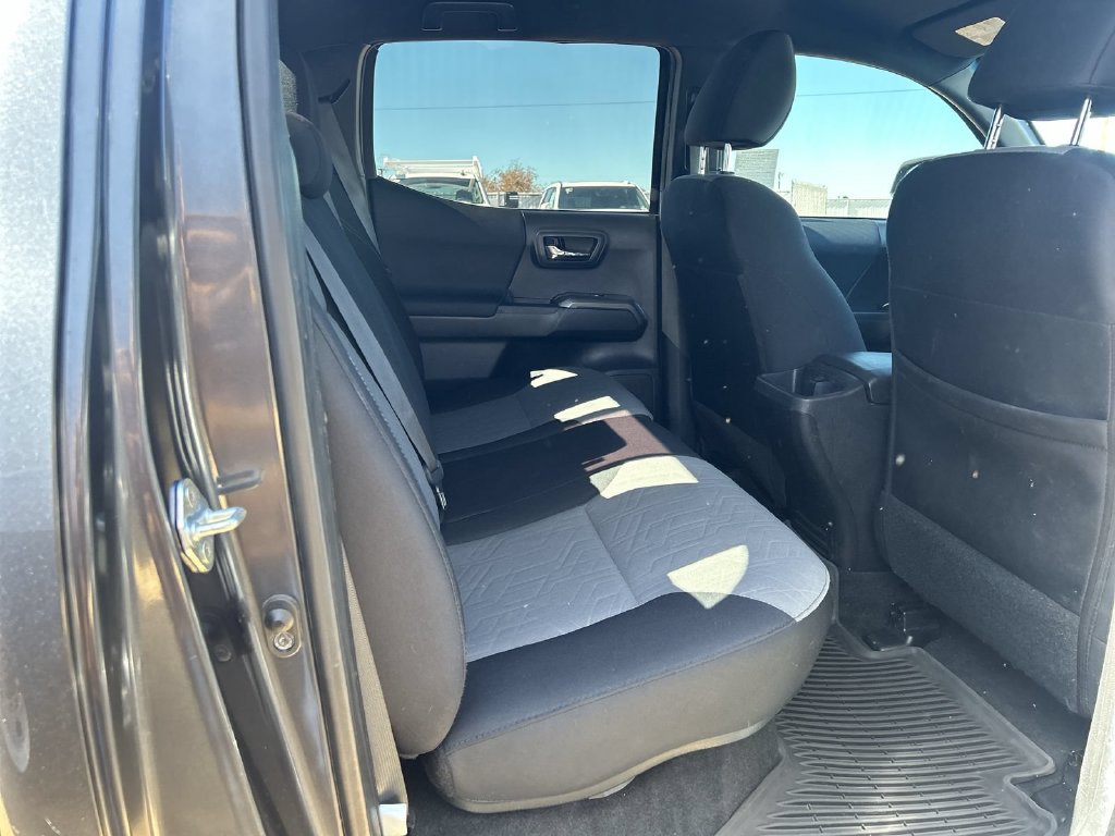 Used 2022 Toyota Tacoma TRD Sport w/ Technology Package RWD image 32