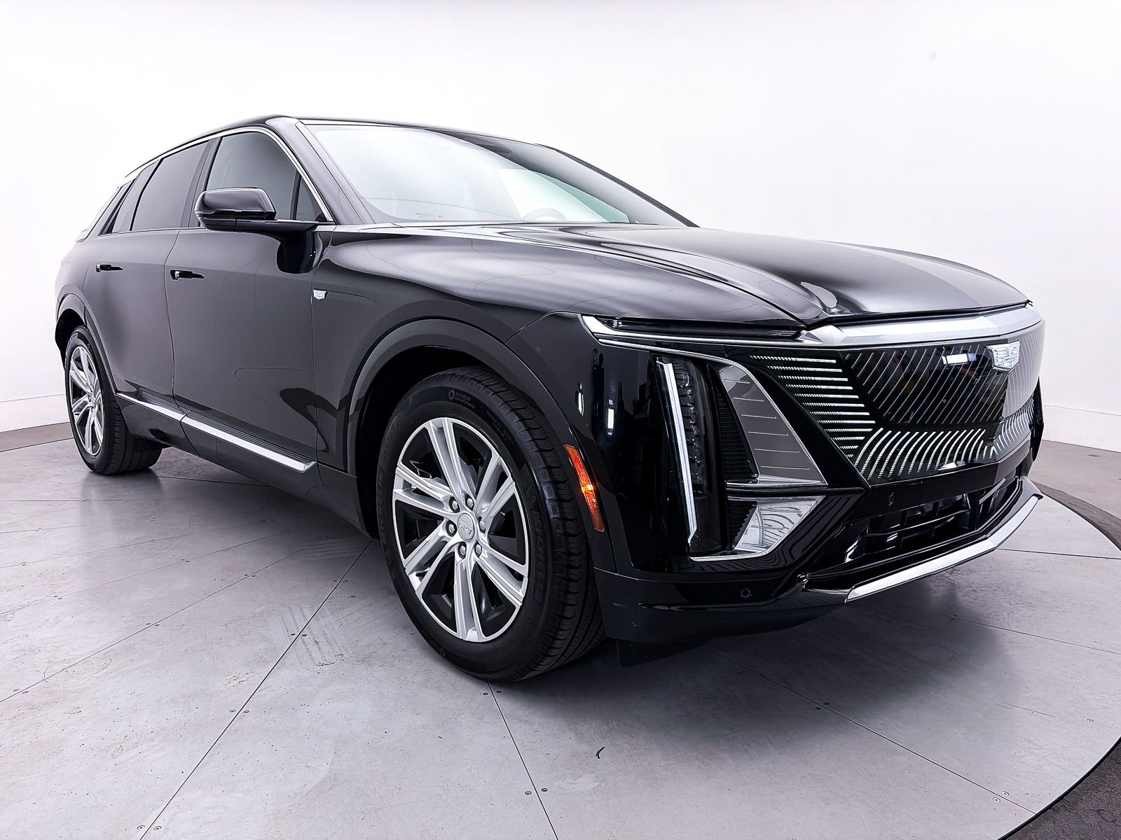 Used 2024 Cadillac Lyriq Tech RWD image 14