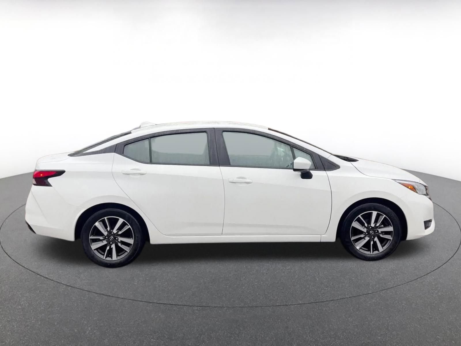 Used 2025 Nissan Versa SV image 16