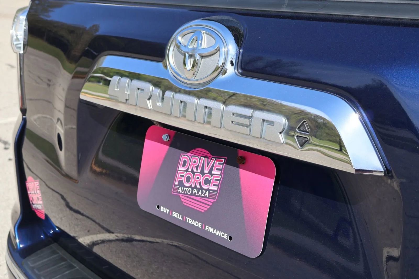 Used 2017 Toyota 4Runner Limited w/ Convenience Package image 11