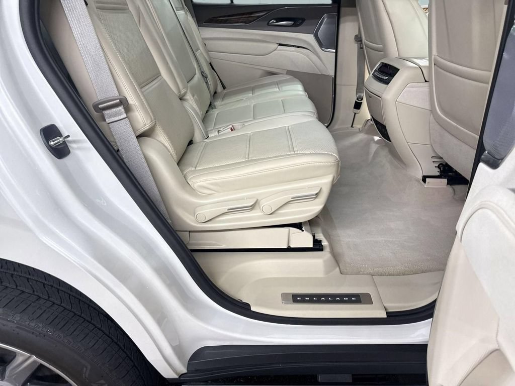 Used 2023 Cadillac Escalade Premium Luxury Platinum AWD/4WD image 30