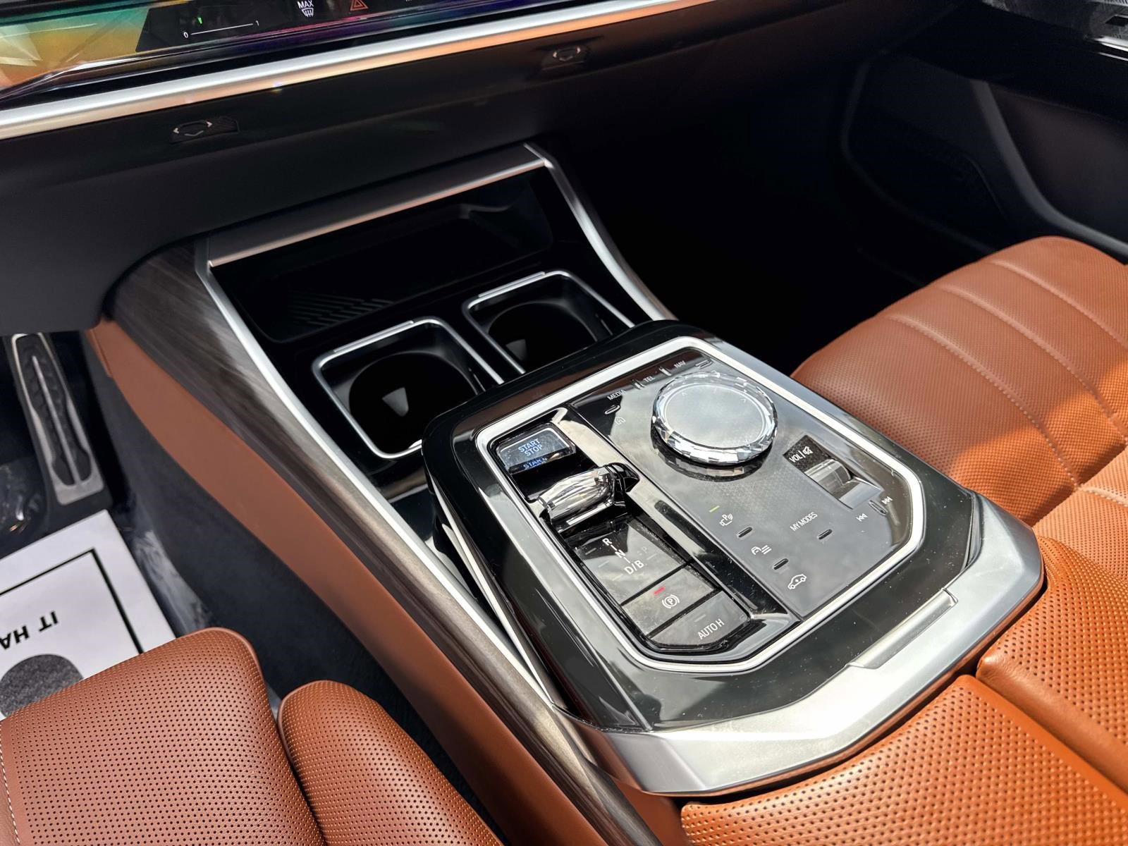 Certified 2024 BMW i7 xDrive60 w/ Executive Package image 27