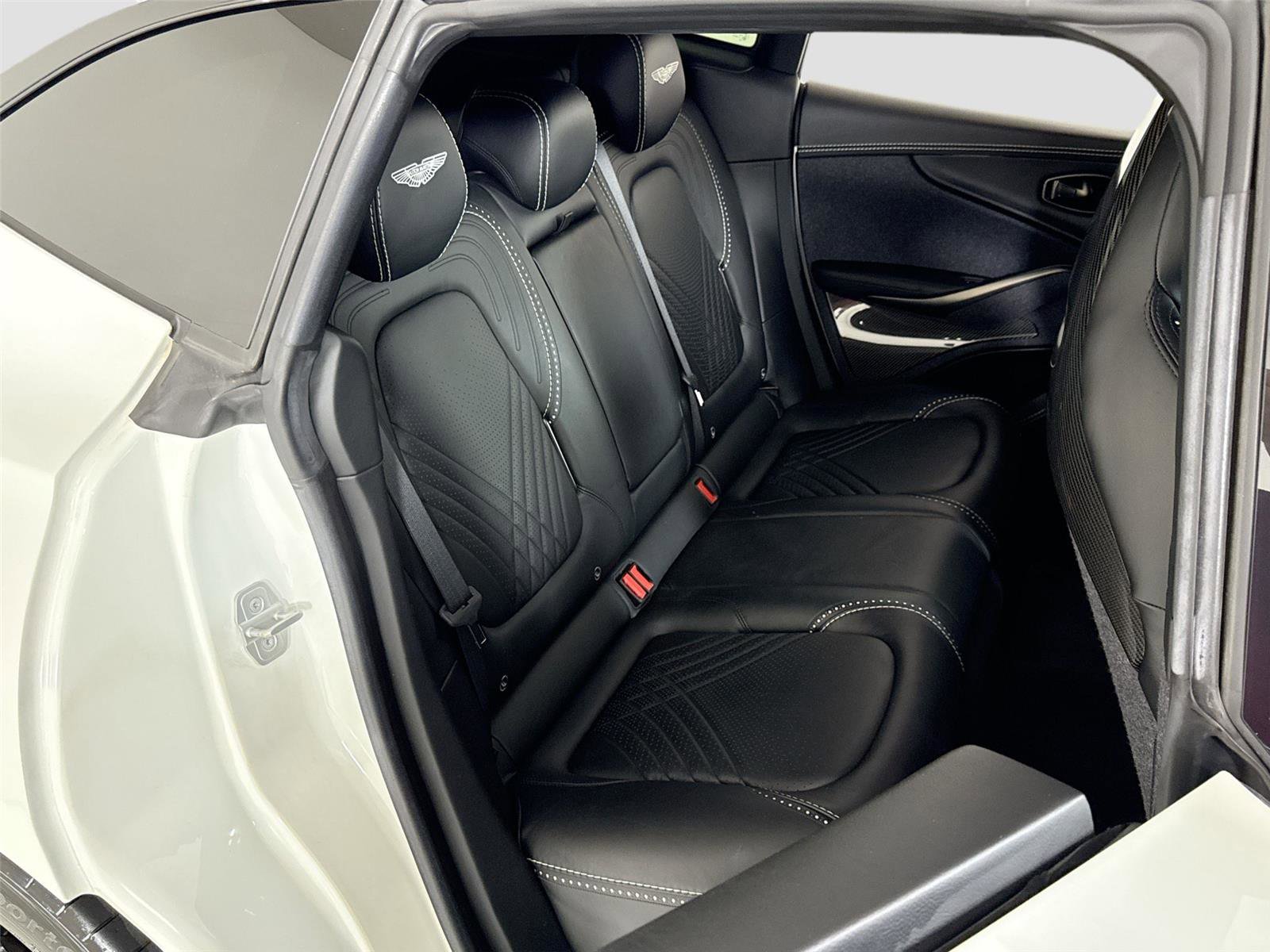 Used 2021 Aston Martin DBX image 30