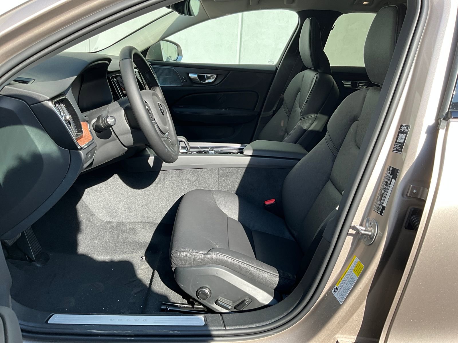 New 2026 Volvo V60 B5 Cross Country Plus w/ Climate Package image 9