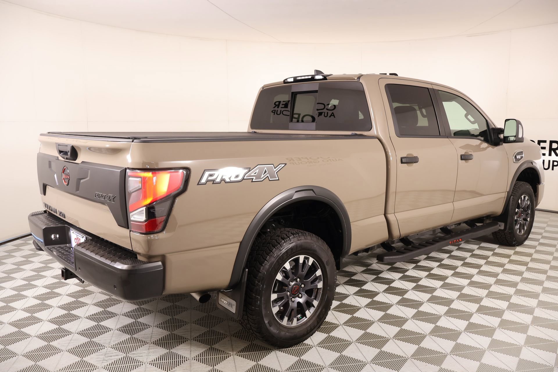 Used 2023 Nissan Titan PRO-4X w/ Pro-4x Convenience Package image 22