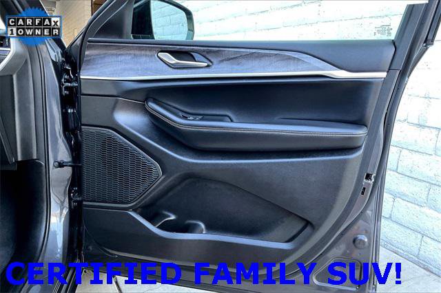 Certified 2025 Jeep Grand Cherokee Limited w/ Trailer Tow Package image 23