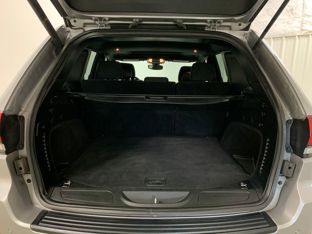 Used 2017 Jeep Grand Cherokee Laredo image 21