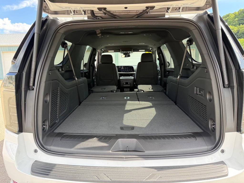 New 2026 Chevrolet Suburban LT w/ Comfort Package AWD/4WD image 14