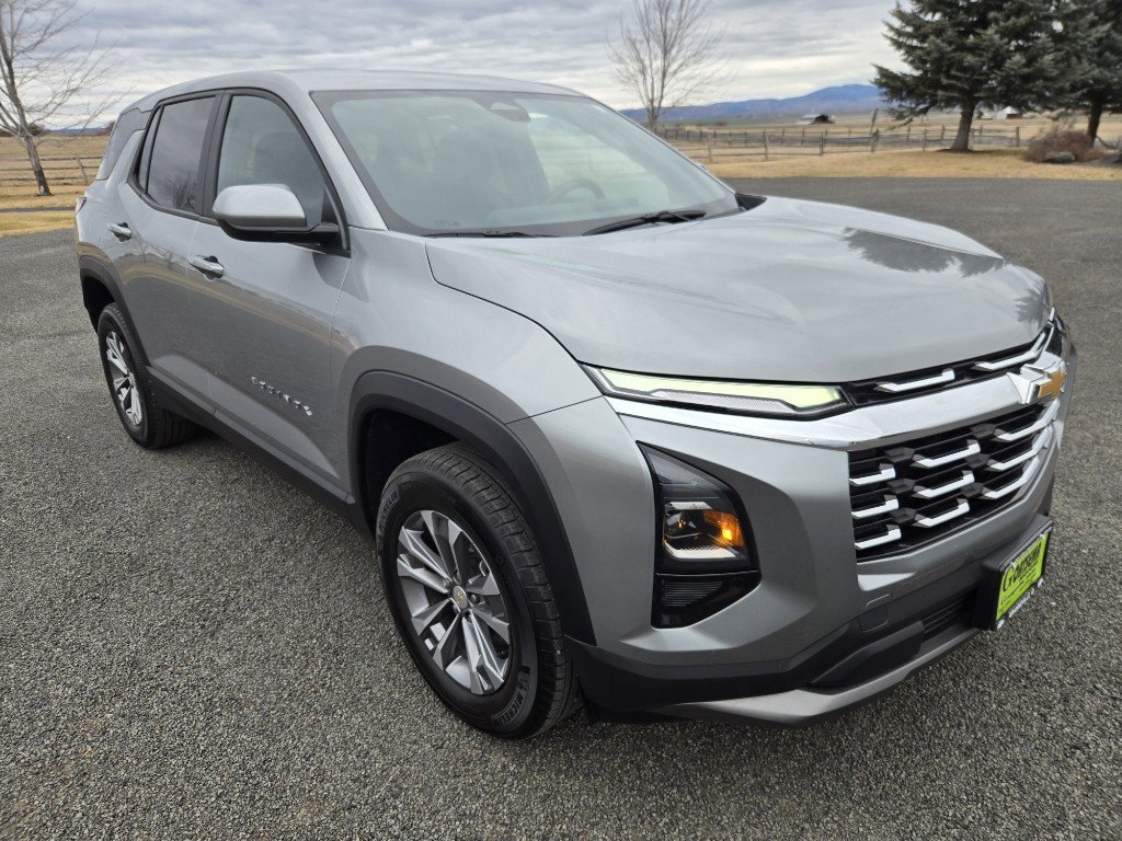 Used 2025 Chevrolet Equinox LT image 3