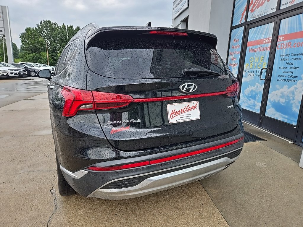 Used 2022 Hyundai Santa Fe Limited FWD image 11