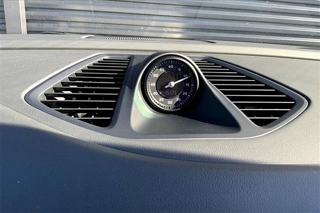 Certified 2025 Porsche Macan 4S Electric image 30