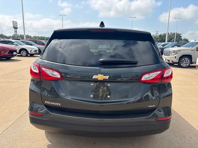Used 2020 Chevrolet Equinox LS w/ LS Convenience Package AWD/4WD image 4