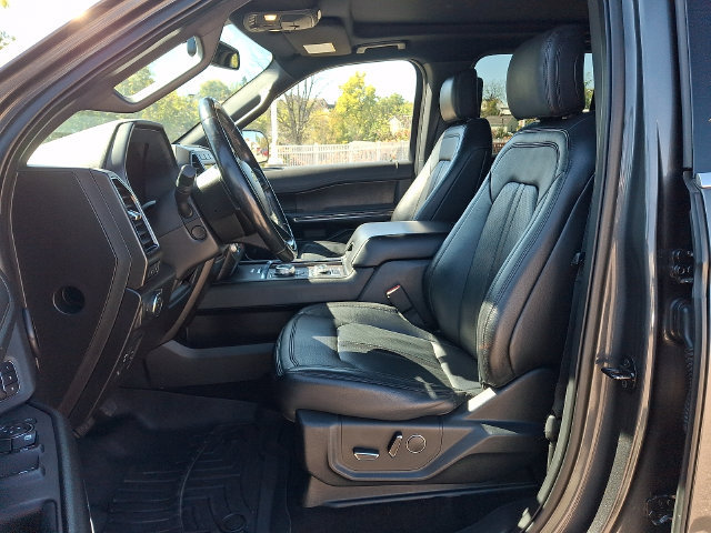 Used 2018 Ford Expedition Limited AWD/4WD image 16
