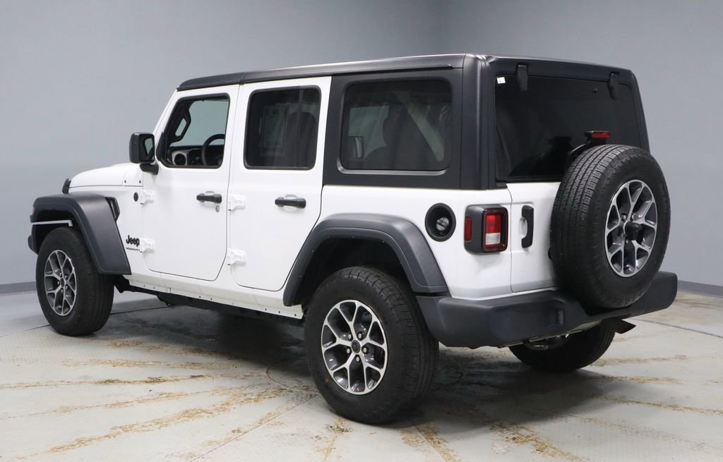 Used 2024 Jeep Wrangler Sport S image 8