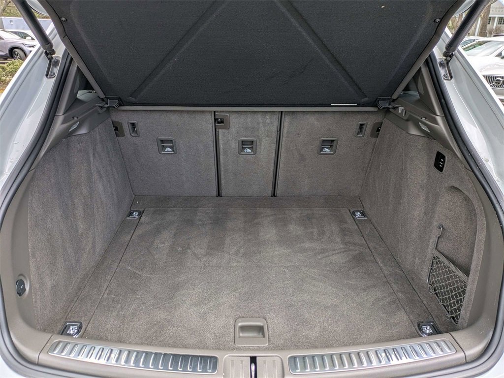 Used 2022 Porsche Macan S w/ Premium Package Plus image 11