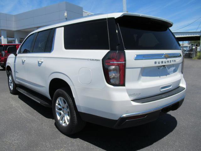 Certified 2022 Chevrolet Suburban LT w/ Luxury Package AWD/4WD image 7