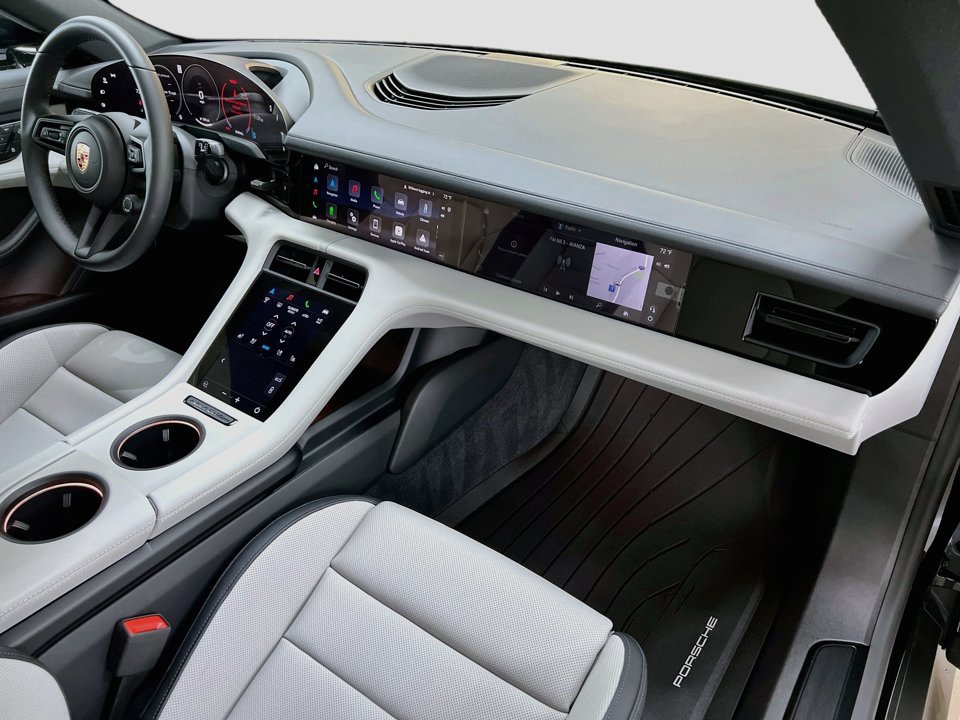 New 2026 Porsche Taycan RWD image 31